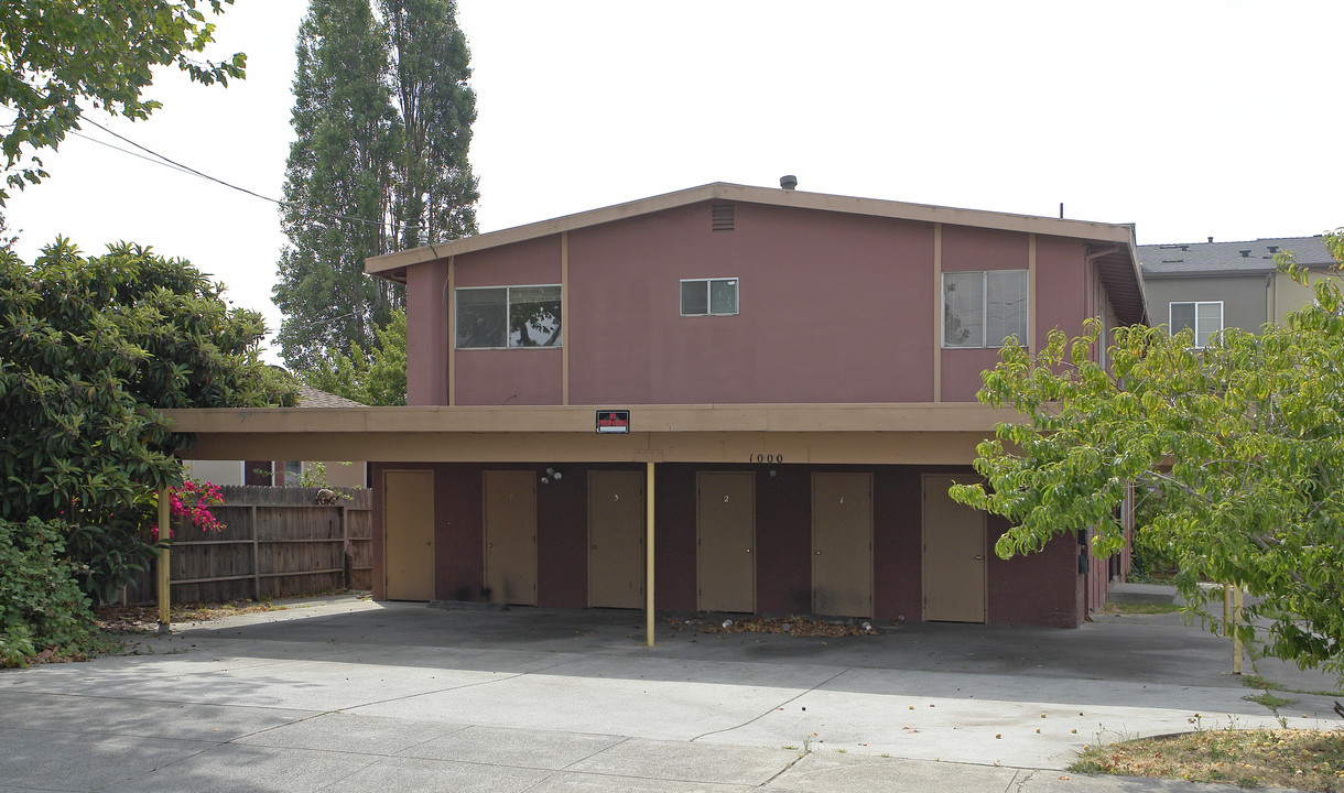 1000 Rivers St in San Pablo, CA - Building Photo