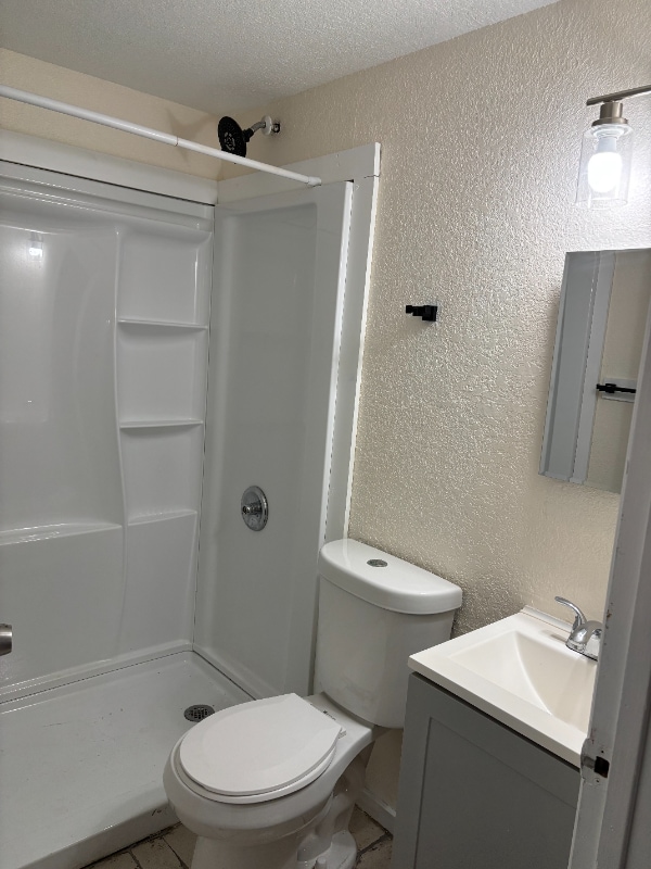 90 W Cowles St in Englewood, FL - Foto de edificio - Building Photo