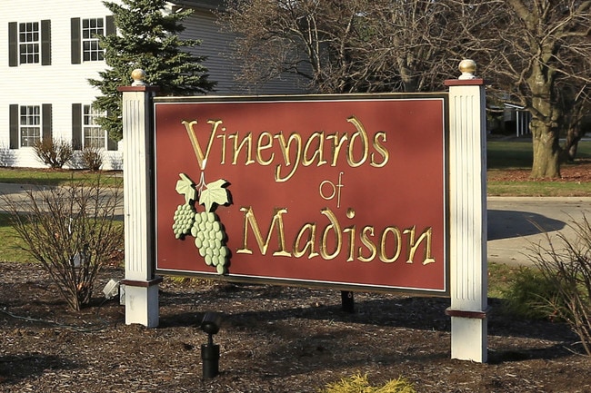 Vineyards of Madison in Madison, OH - Foto de edificio - Building Photo