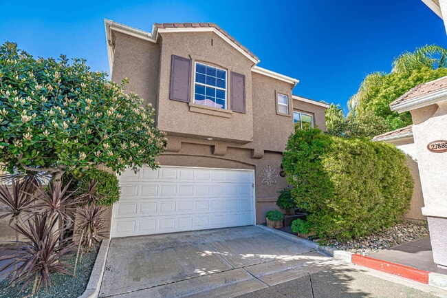 property at 27887 Skycrest Cir Dr