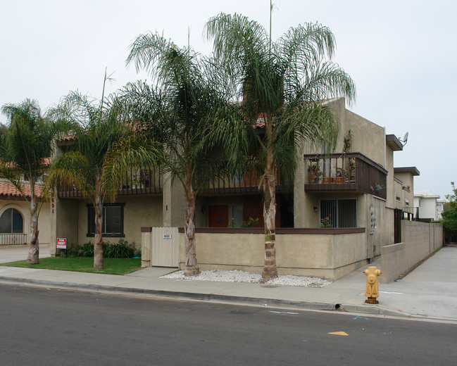 16691 Blanton St in Huntington Beach, CA - Foto de edificio - Building Photo