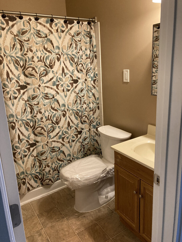 Hollybush Gardens Apartments in Glassboro, NJ | ApartmentHomeLiving.com