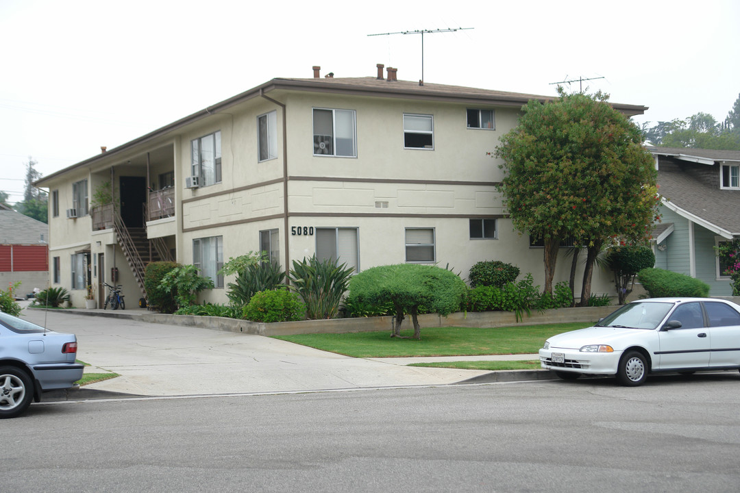 5080 Highland View Ave in Los Angeles, CA - Building Photo