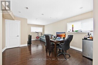 205 Emerson St in Hamilton, ON - Building Photo - Building Photo