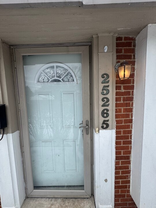 25265 Coolidge Hwy in Oak Park, MI - Building Photo