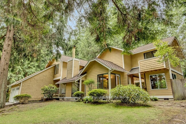 915 147th Pl NE in Bellevue, WA - Foto de edificio - Building Photo