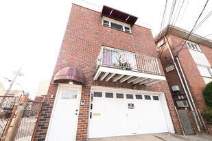 412 Walker St in Fairview, NJ - Building Photo