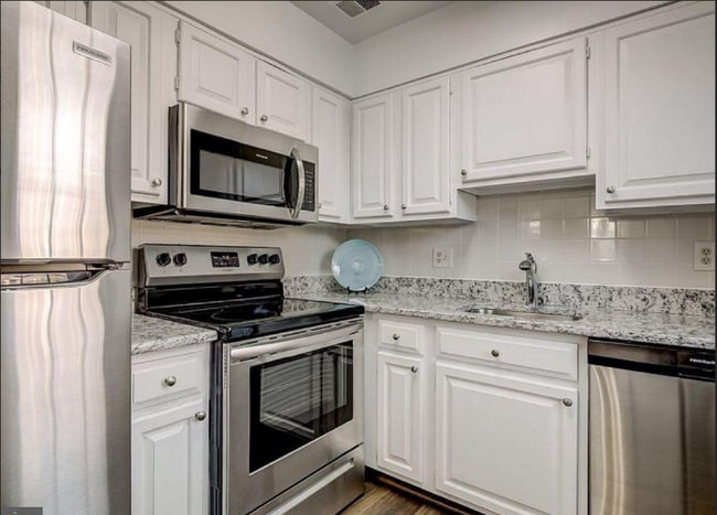 2701 Arlington Blvd in Arlington, VA - Building Photo - Building Photo