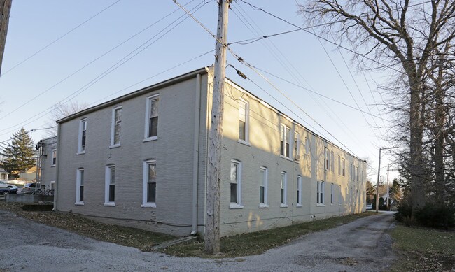 Monroe Apartments in Valparaiso, IN - Building Photo - Building Photo