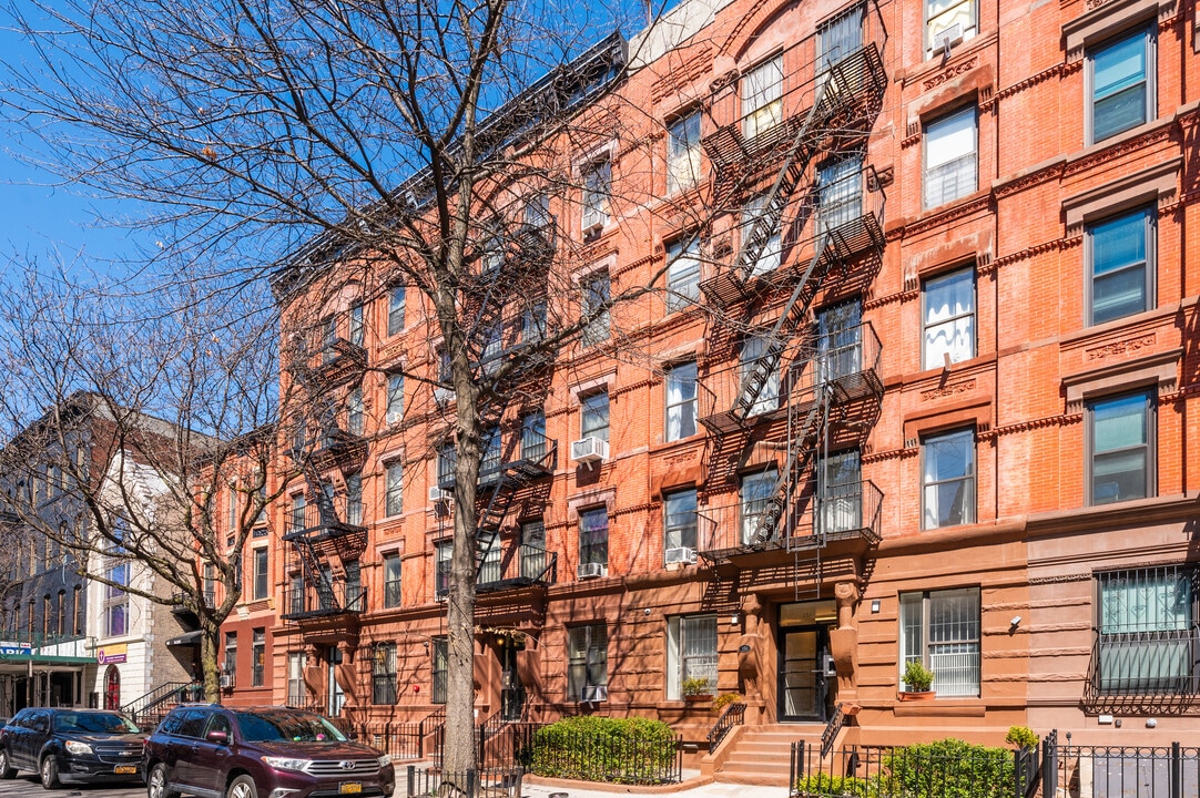 155 W 132nd St in New York, NY - Building Photo