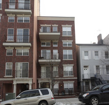 214 Calyer St in Brooklyn, NY - Building Photo
