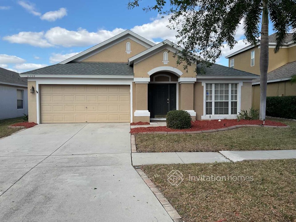 11558 Misty Isle Ln in Riverview, FL - Building Photo