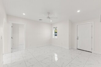 211 37th St S in St. Petersburg, FL - Building Photo - Building Photo
