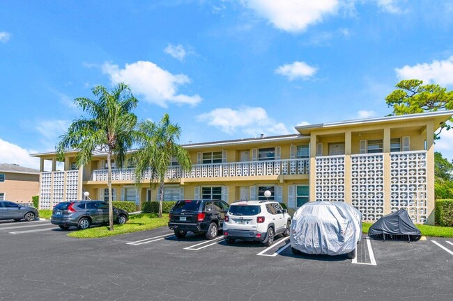 1040 Citrus Way-Unit -203 in Delray Beach, FL - Building Photo - Building Photo