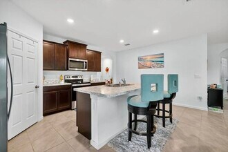 543 SW Whitmore Dr in Port St. Lucie, FL - Building Photo - Building Photo