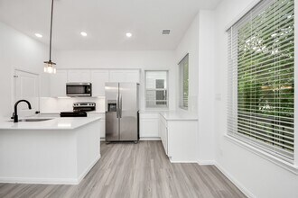 5103 Mallow St in Houston, TX - Building Photo - Building Photo