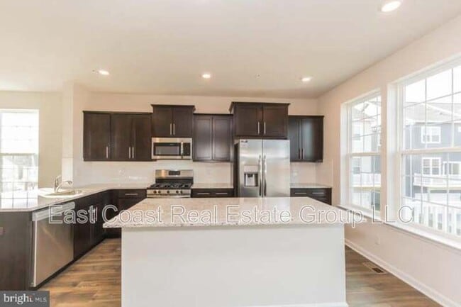 property at 5123 Ironsides Dr