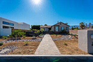 73345 Royal Palm Dr in Palm Desert, CA - Building Photo