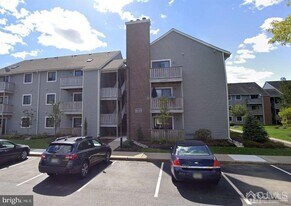 5019 Ravens Crest Dr in Plainsboro, NJ - Building Photo