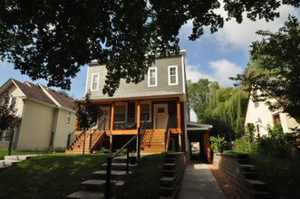 2912 30th Ave S in Minneapolis, MN - Building Photo - Building Photo