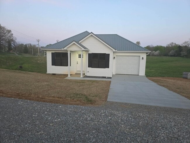 property at 807 Hillcrest Dr