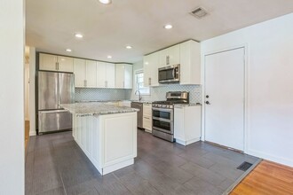 2502 Joiner Ct in Decatur, GA - Building Photo - Building Photo