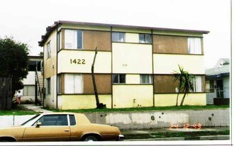1422 Lomita Blvd in Los Angeles, CA - Building Photo