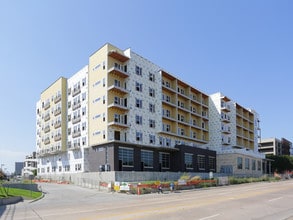 Mirasol at Park Lane in Dallas, TX - Building Photo - Building Photo