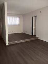 10965 Fruitland Dr, Unit 110 in Los Angeles, CA - Building Photo