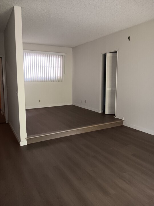 10965 Fruitland Dr, Unit 110 in Los Angeles, CA - Foto de edificio