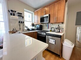 836 Huntington Ave, Unit #1 in Boston, MA - Building Photo