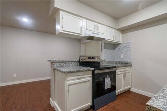 11927 Beechnut St in Houston, TX - Building Photo - Building Photo