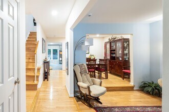 9843 Campbell Dr in Kensington, MD - Building Photo - Building Photo