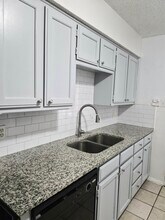 214 Pine Meadow Dr in Kennedale, TX - Building Photo - Building Photo