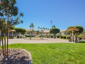 5989 Trickling Descent St in Henderson, NV - Building Photo - Building Photo