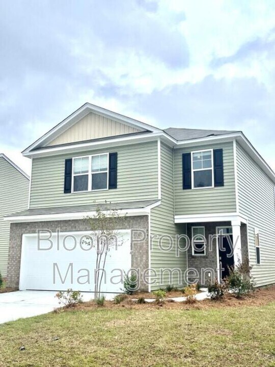 216 N Lgt Wy in Moncks Corner, SC - Building Photo