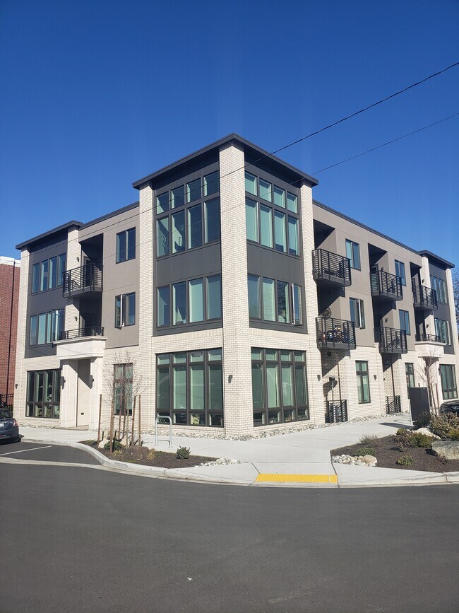 1305 Larrabee Ave Apartments and Nearby Bellingham Apartments For Rent