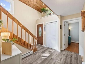 7376 Chagrin Rd in Chagrin Falls, OH - Building Photo - Building Photo