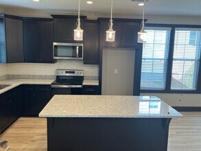 696 Village Dr in Opelika, AL - Building Photo - Building Photo