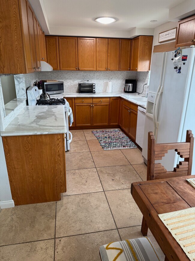 4830 Amalfi Way in Oxnard, CA - Building Photo - Building Photo