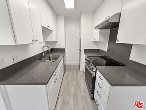 6615 Pacific Ave in Los Angeles, CA - Building Photo - Building Photo