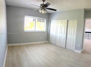6375 W 27th Way in Hialeah, FL - Building Photo - Building Photo