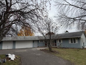 5500 Vagabond Ln N in Plymouth, MN - Building Photo - Building Photo