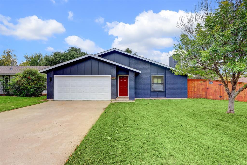 6300 Capriola Dr in Austin, TX - Building Photo