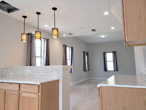 1038 Oakley St in Jacksonville, FL - Building Photo - Building Photo
