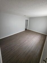 8709 Duncan Dr in Little Rock, AR - Foto de edificio - Building Photo