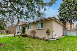 606 Conacher Dr in Toronto, ON - Building Photo - Building Photo