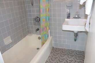 8 Bishop Allen Dr, Unit 3 in Cambridge, MA - Foto de edificio - Building Photo