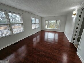 1252 Lawrenceville-Suwanee Rd in Lawrenceville, GA - Foto de edificio - Building Photo