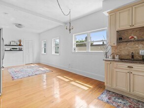 58 Oliver St, Unit 2 in Somerville, MA - Building Photo - Building Photo